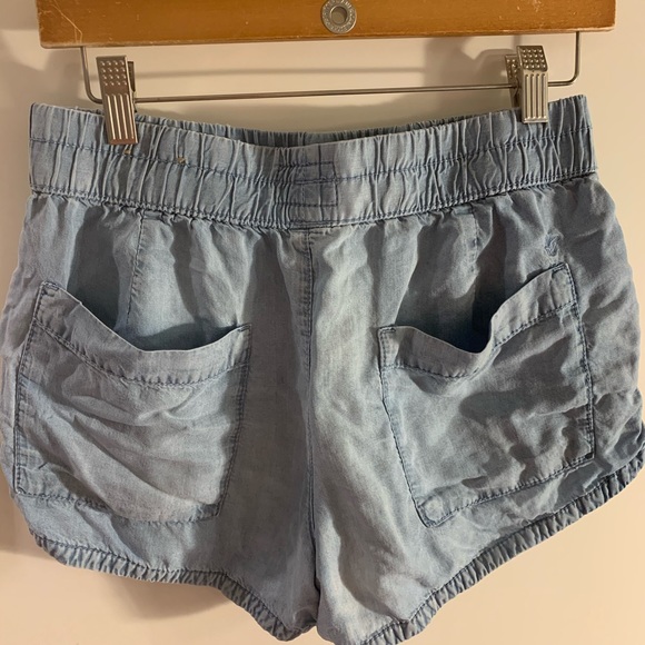 Loose Jean Short - Picture 2 of 2